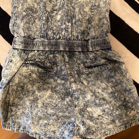 blue jean shorts romper, size large - Picture 4 of 4